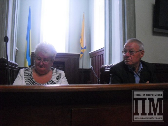 Громадська рада Мукачева обговорила проект децентралізації влади та вчергове відклала перенесення Меморіалу з центру міста (ФОТО) – 06