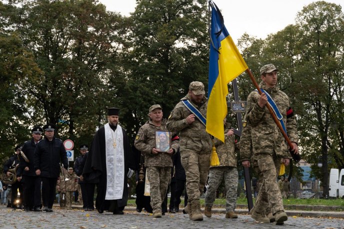 Закарпаття провело в останню путь 35-річного захисника – 01