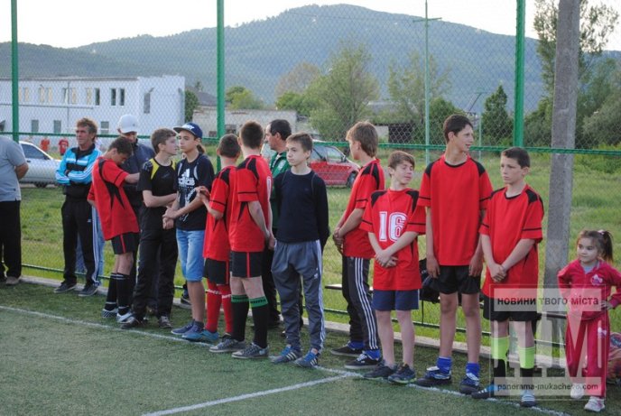 ДЮХФШ "Синай" вдруге поспіль перемогла на всеукраїнському турнірі з футболу (ФОТО) – 17