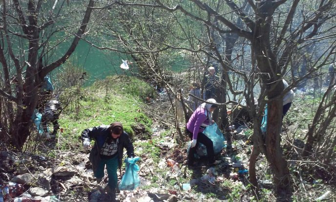 Вільшанське водосховище почали очищати від сміття – 03