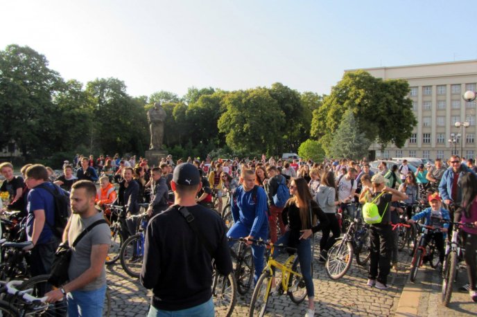 Ужгородці провели перший "Night Ride" у 2016 році – 06
