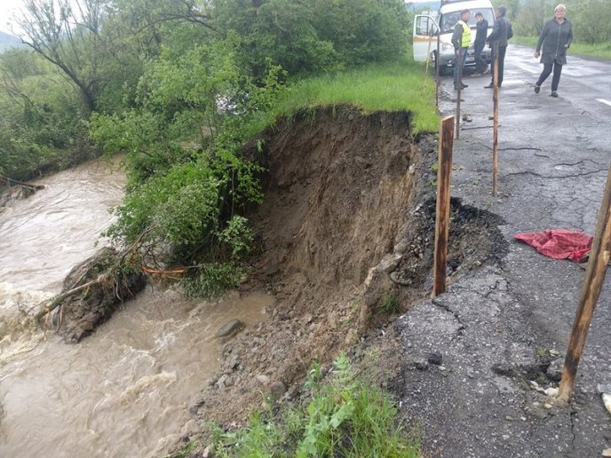 На Перечинщині стався зсув ґрунту – 02