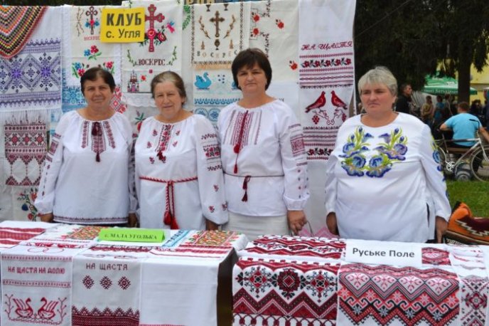 Тячівські майстрині провели районне свято вишитих рушників – 15