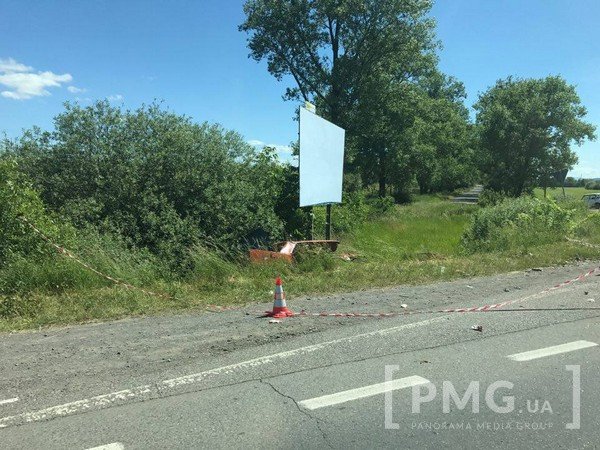 На трасі "Київ-Чоп" "Жигуль" та мікроавтобус потрапили у ДТП – 01