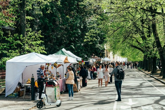 Великодній ярмарок розпочався в Ужгороді – 01