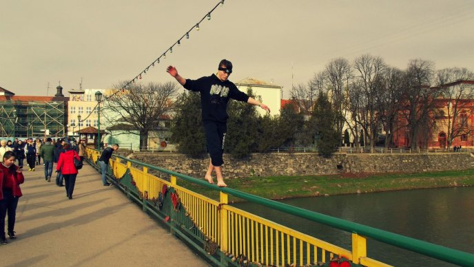 Руфер з Ужгорода похизувався подоланням екстремальних висот українських міст – 07