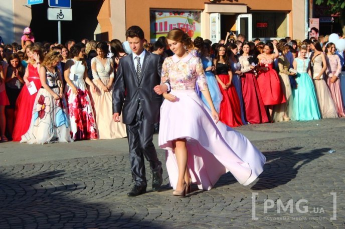 У Мукачеві нагородили випускників-медалістів – 33