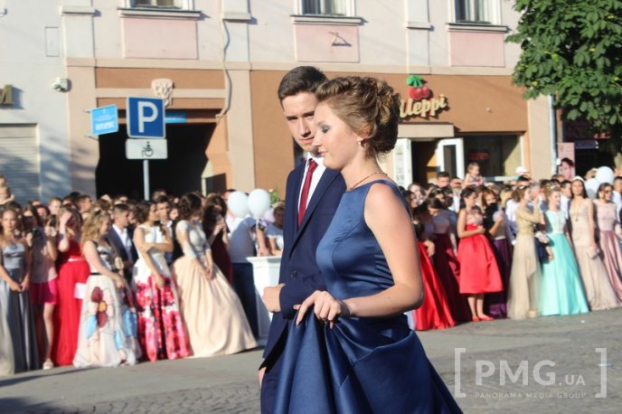 У Мукачеві нагородили випускників-медалістів – 41