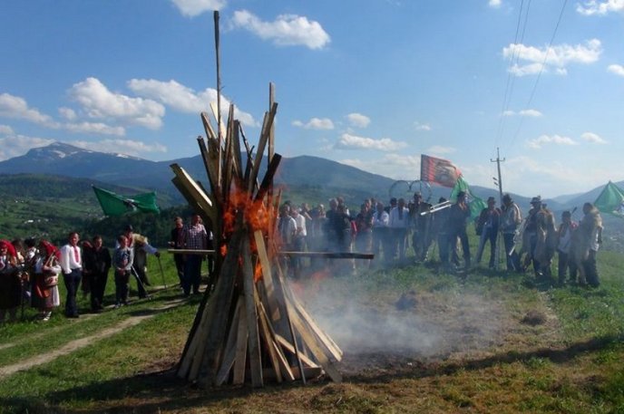 Як вівчарів на полонини проводжали – 02