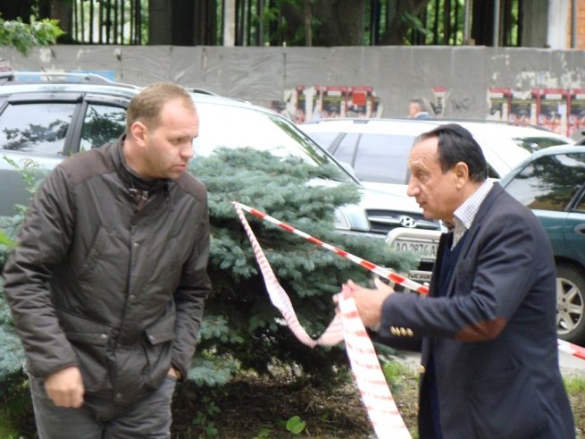В Ужгороді намагалися спалити джип одному з провідних діячів ромської громади Ужгорода (ФОТО) – 01