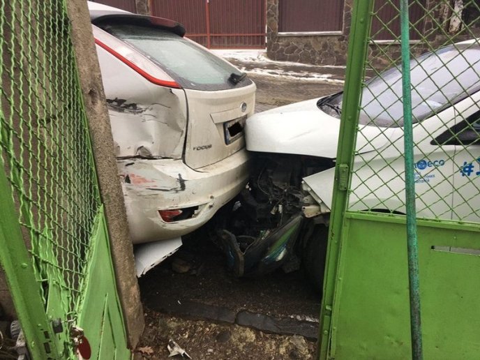 Аварія в Ужгороді: пошкоджено 9 машин, – соцмережі – 03