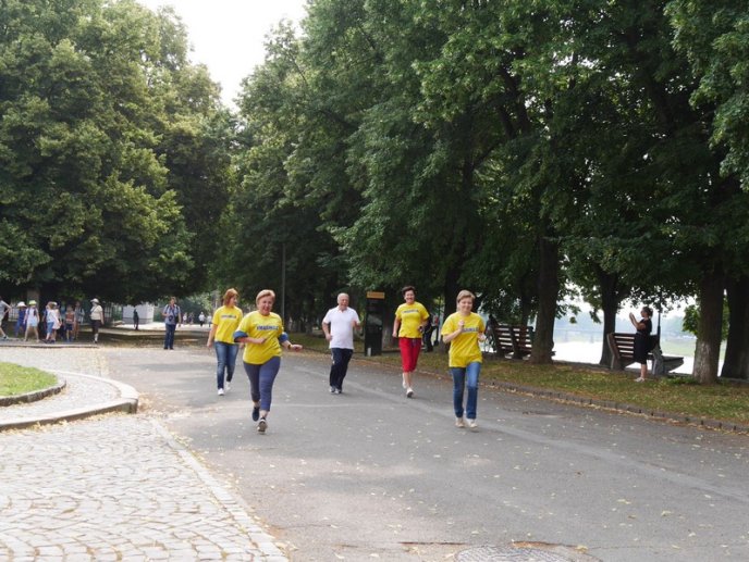 Понад 40 медиків бігали в центрі Ужгорода – 07