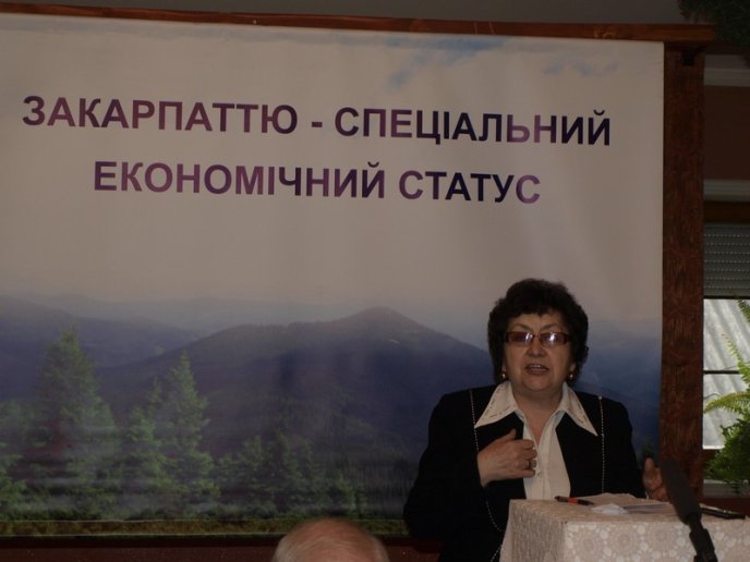 У Берегові говорили про спеціальний економічний статус та виборність очільників області та районів – 03 У Берегові говорили про спеціальний економічний статус та виборність очільників області та районів – 03