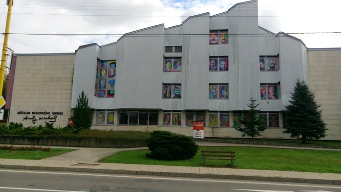 Москаль планує влаштувати у приміщенні Закарпатської ОДА виставку робіт одного із найдорожчих художників світу – 03