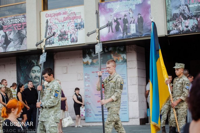 В Ужгороді в останню путь провели військових, які нещодавно трагічно загинули – 05