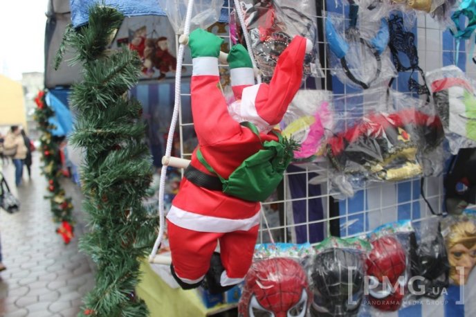 У Мукачеві розпочався новорічний ярмарок – 12