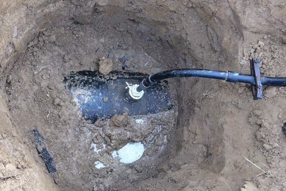 Поліцейські встановлюють осіб, причетних до незаконного викачування нафтопродуктів – 01