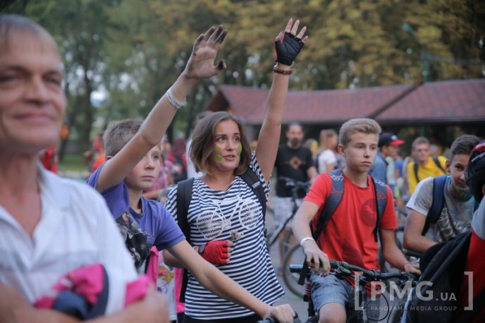Миттєвості велозаїзду у Мукачеві: фоторепортаж із "Літньої зустрічі цімборів" – 49