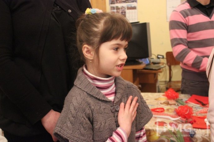 У Мукачеві діти власноруч робили валентинки військовим – 12