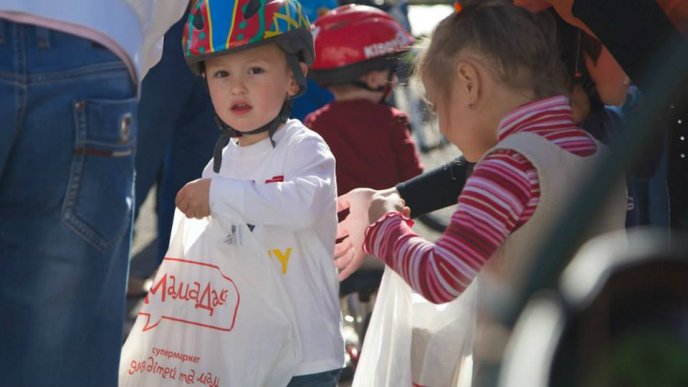 Велодень у Мукачеві: дитячий сміх, дорослий азарт та море позитивних емоцій (ФОТО) – 06