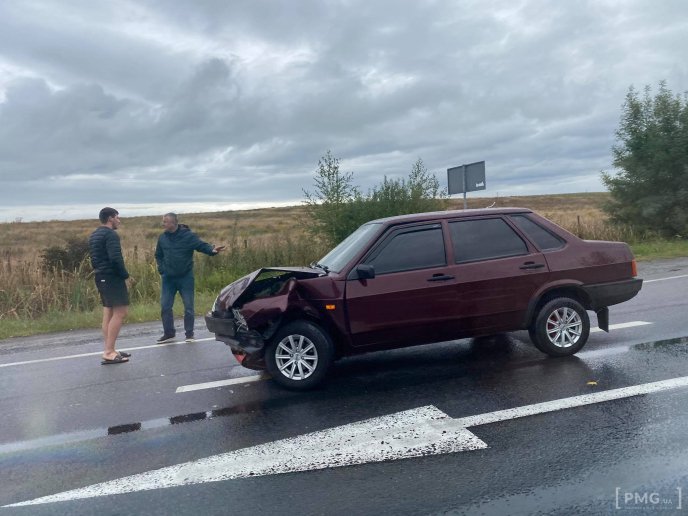 Аварія на Закарпатті: авто зазнало значних ушкоджень – 04