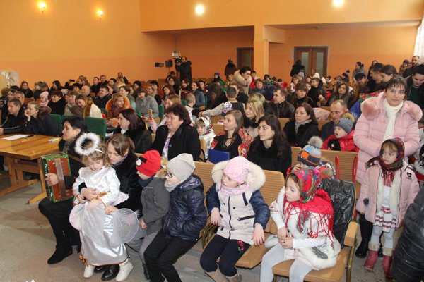 У Дубовому фестиваль «Вифлеємська зіронька» зібрав юних колядників   – 02