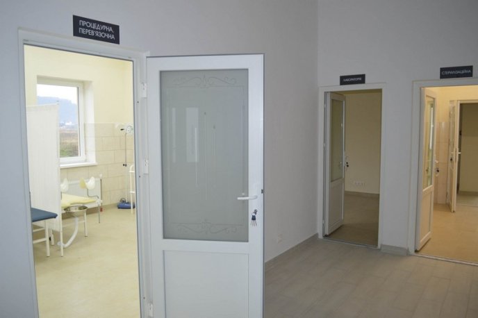 В Іршавському районі урочисто відкрили амбулаторію – 05