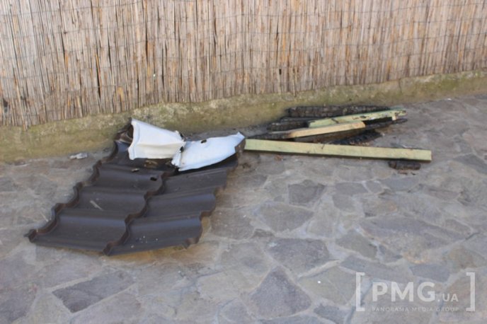 Неподалік Мукачівської ЦРЛ невідомі підпалили аптеку – 04