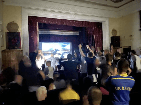 Україна-Швеція 2:1: вболівальники Тячівщини підтримували національну футбольну збірну – 14