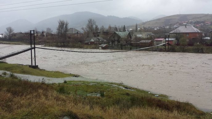 У Міжгір’ї через зливи піднявся рівень води у річці Ріка – 08