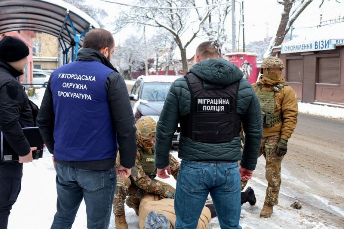 Начальниця медустанови разом зі спільниками організування злочинну схему – 02