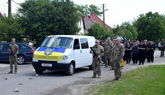 В області поховали Героя, який загинув на Покровському напрямку – 02 У Берегові поховали Героя