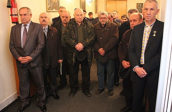 Закарпатські міліціонери вшанували загиблих чорнобильців пам’ятною стеллою (ФОТО) – 02