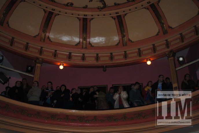 Мукачівські артисти вшанували пам’ять Кузьми Скрябіна великим концертом (ФОТОРЕПОРТАЖ) – 14 Мукачівські артисти вшанували пам’ять Кузьми Скрябіна великим концертом (ФОТОРЕПОРТАЖ) – 14