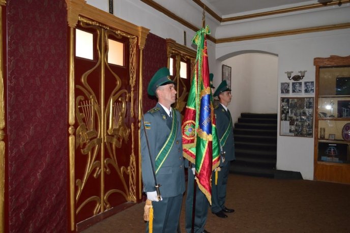 Центр Мукачева заполонила прикордонна техніка – 01 Центр Мукачева заполонила прикордонна техніка – 01