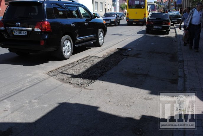 У Мукачеві розпочали ремонтувати вулицю Миру (ФОТО) – 06