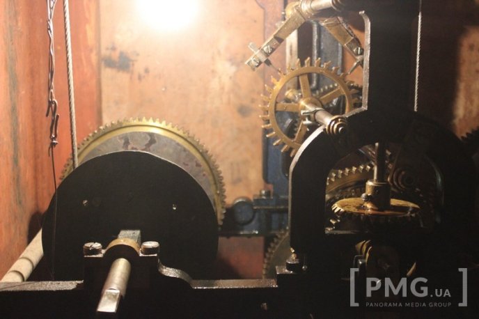 Мукачівці урочисто перевели головні годинники міста на літній час – 07