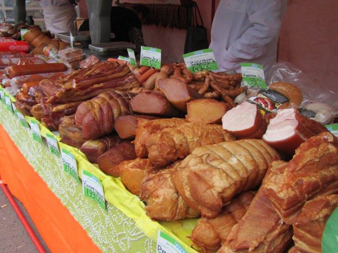 Десятки видів продукції та шашлик, бограч із закусками: в Ужгороді стартувала "Золота осінь" – 02