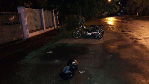 ДТП в Ужгороді: "Mercedes" збив мотоцикліста – 01