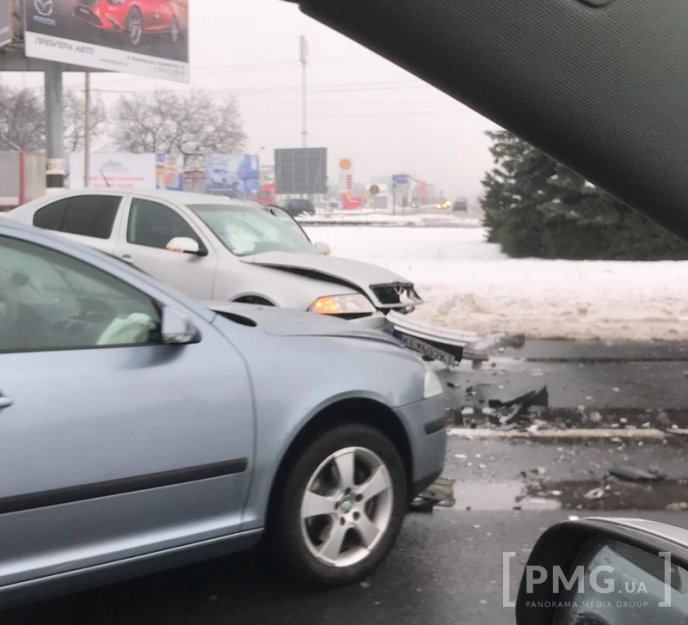 У Мукачеві сталась ДТП: зіткнулись дві "Шкоди" – 01