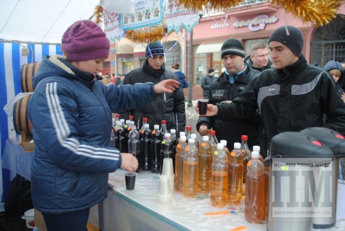 У Мукачеві офіційно розпочався фестиваль "Червене вино - 2015" (ФОТОРЕПОРТАЖ) – 15