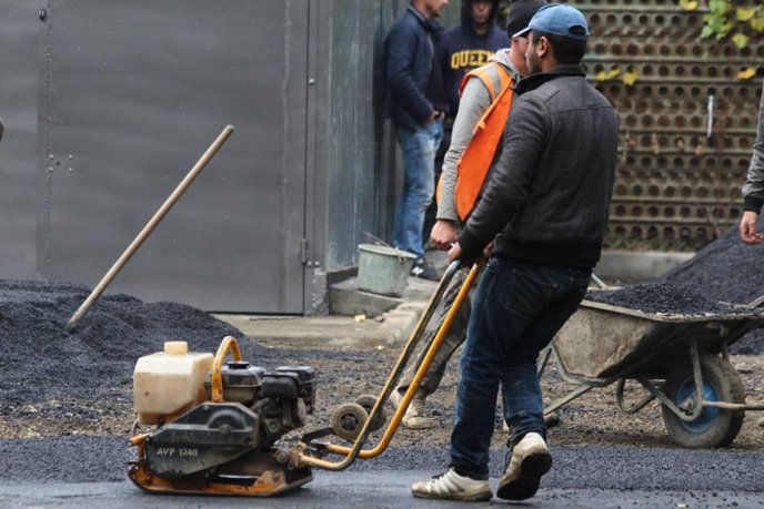 У Мукачеві на вулиці Токаря ремонтують проїзд – 06