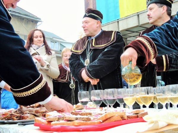 У Берегові відбулись офіційні святкування Дня святого Мартина – 12