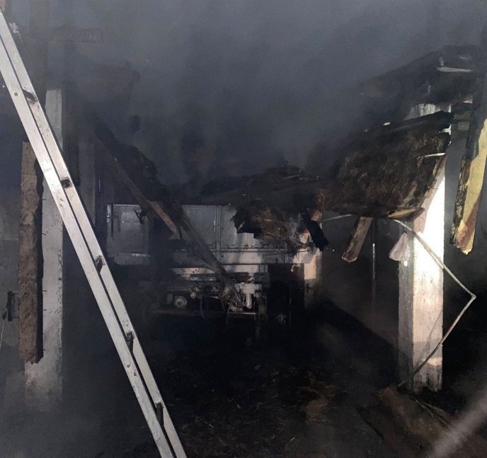 На Закарпатті горіла господарська будівля  – 04 На Закарпатті горіла господарська будівля  – 04