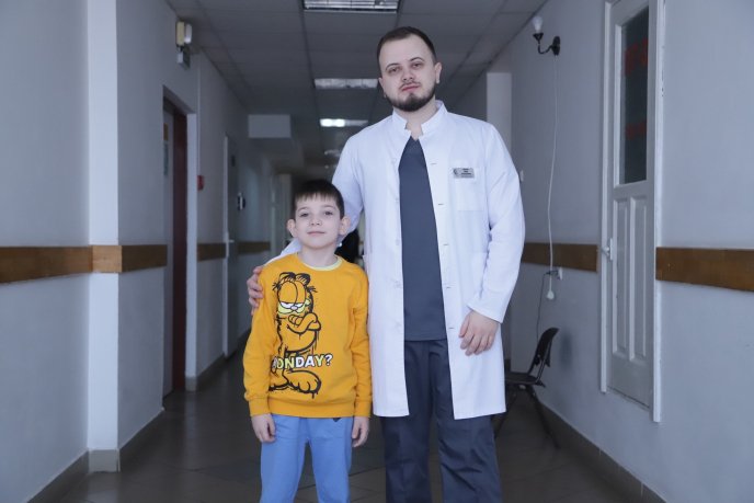 Стоматологічний інструмент у носоглотці: 8-річного хлопчика врятували лікарі – 03