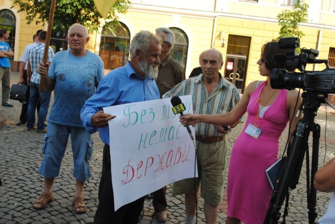 У Мукачеві протестували проти "мовного" закону (ФОТОРЕПОРТАЖ) – 01