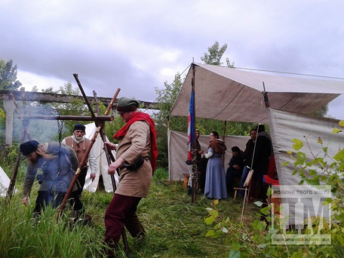 У чинадіївському замку Сент-Міклош проходить фестиваль історичної реконструкції "Срібний Татош" (ФОТО) – 06