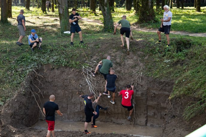Учасники патріотичного забігу на Закарпатті подолали 7 кілометрів – 03