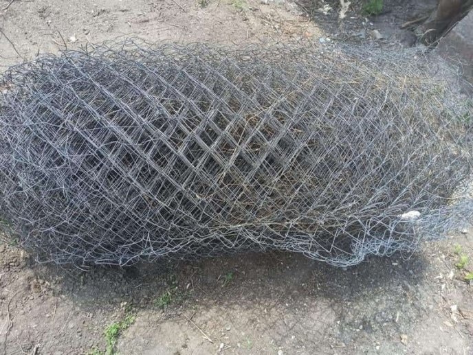 У ромському поселенні на Мукачівщині знайшли чимало крадених речей: опубліковано фото – 13