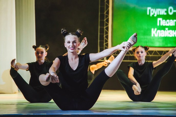 В Ужгороді студія сучасного танцю «Бліц» провела звітний концерт – 02